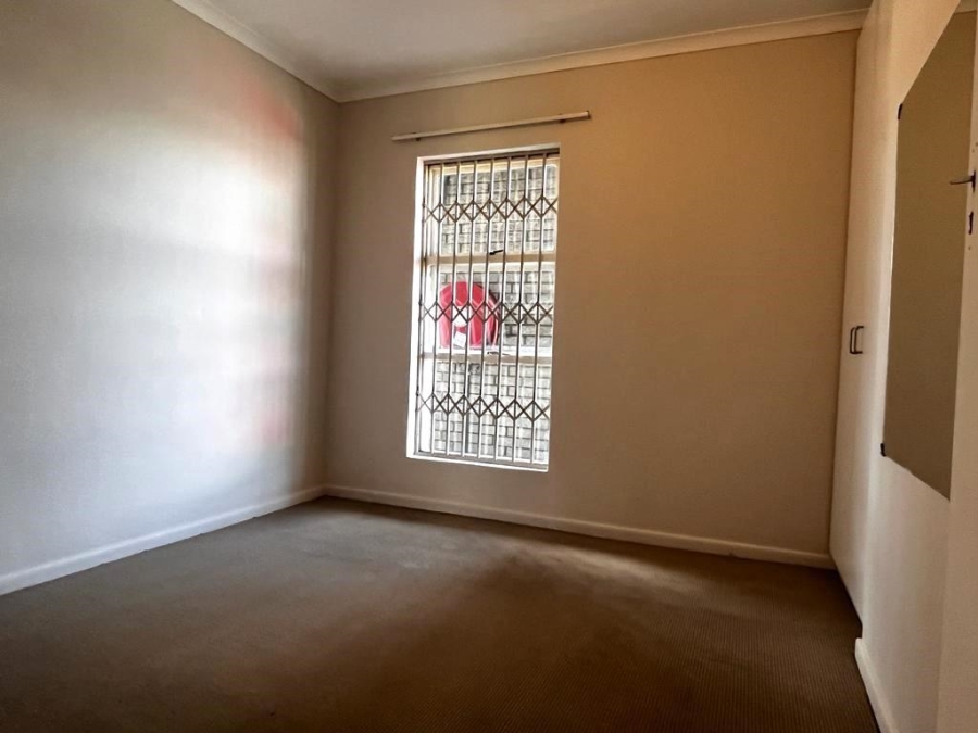 To Let 2 Bedroom Property for Rent in Oakglen Western Cape